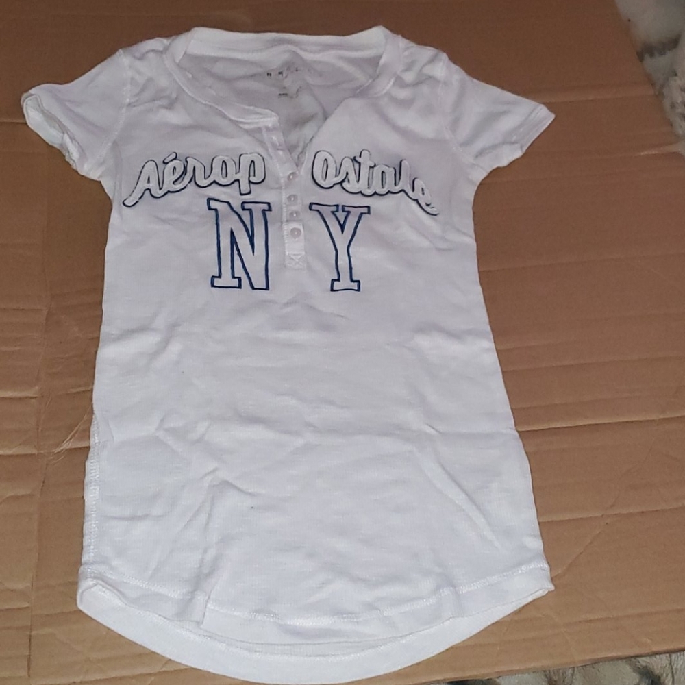 White short tee shirt from aeropostale